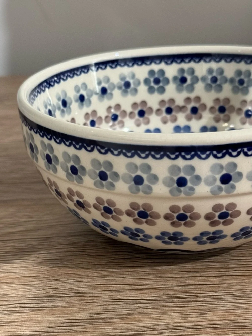 Boleslawiec Polish Pottery Daisy Flower 16oz Bowl. Handmade.6.5”